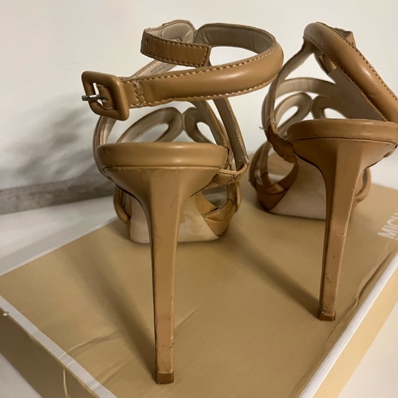 Zara Beige Heels - Size 10 - Good condition! - Picture 3 of 3